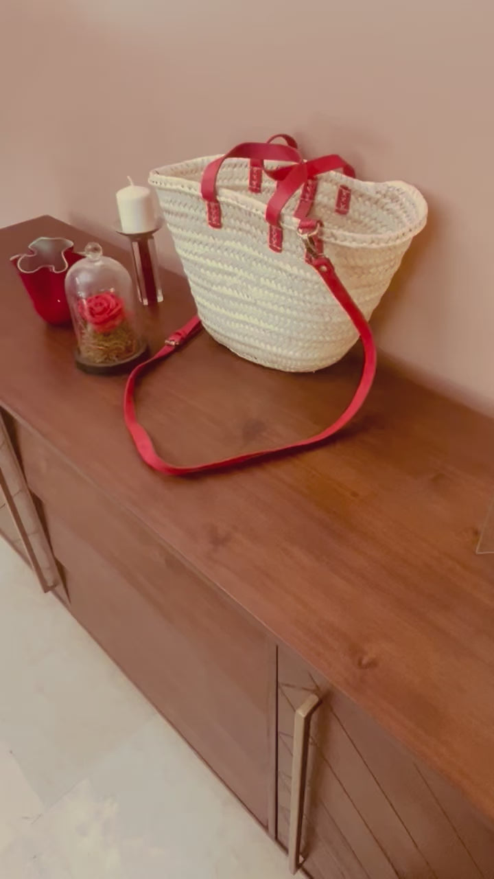 morocco-baskets.com
https://moroccobaskets.etsy.com/
#bohemianstyle #strawbasket #strawbaskets #frenchbasket #frenchbaskets #palmleafbasket #moroccobaskets #paniermarocain #cabas #beachbag #doum #shoppingbasket #accessory #shopperbag bags #marketbasket