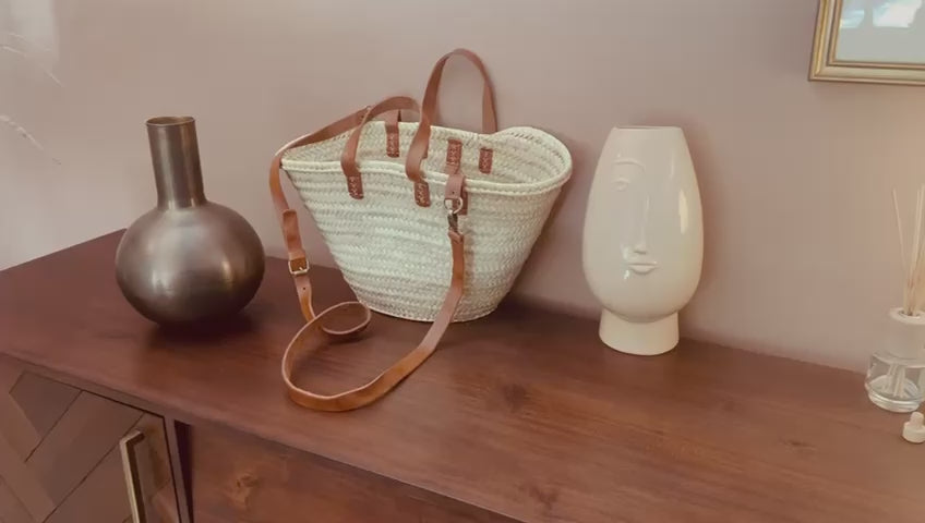 morocco-baskets.com
https://moroccobaskets.etsy.com/
#bohemianstyle #strawbasket #strawbaskets #frenchbasket #frenchbaskets #palmleafbasket #moroccobaskets #paniermarocain #cabas #beachbag #doum #shoppingbasket #accessory #shopperbag bags #marketbasket