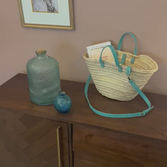 morocco-baskets.com
https://moroccobaskets.etsy.com/
#bohemianstyle #strawbasket #strawbaskets #frenchbasket #frenchbaskets #palmleafbasket #moroccobaskets #paniermarocain #cabas #beachbag #doum #shoppingbasket #accessory #shopperbag bags #marketbasket